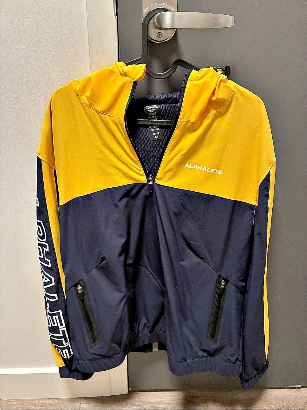 Alphalete Colorblock Half-Zip Windbreaker Yellow & Navy Blue Medium